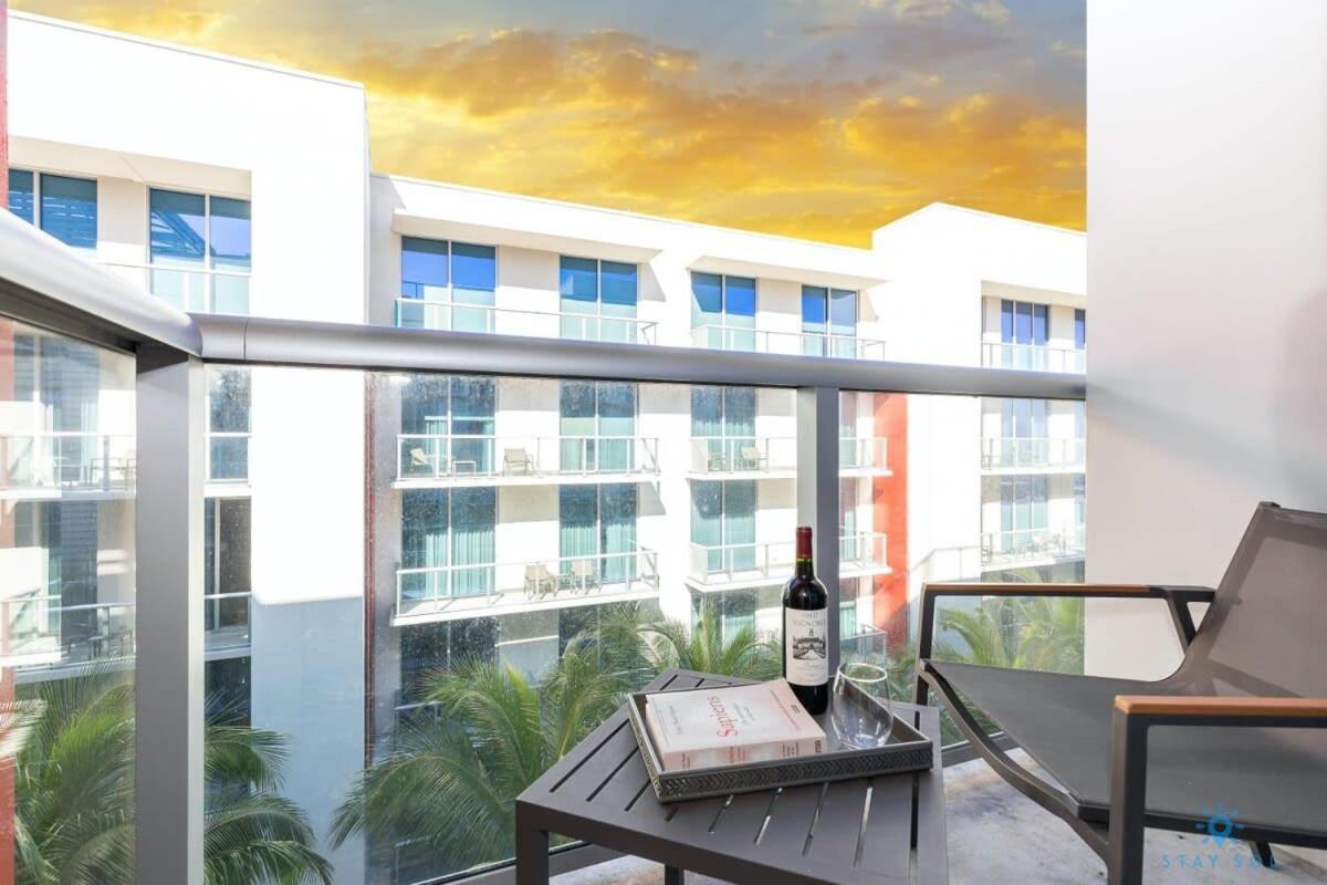 Beachfront Condo Resort - ROOFTOP POOL Hollywood Esterno foto